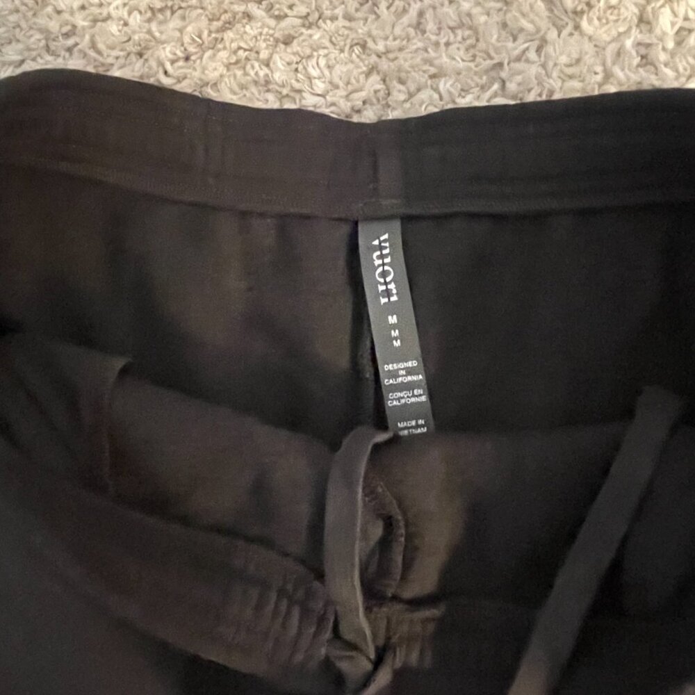 Vuori Restore Straight Leg Sweatpant M Regular Washed Black NWT - Picture 4 of 8